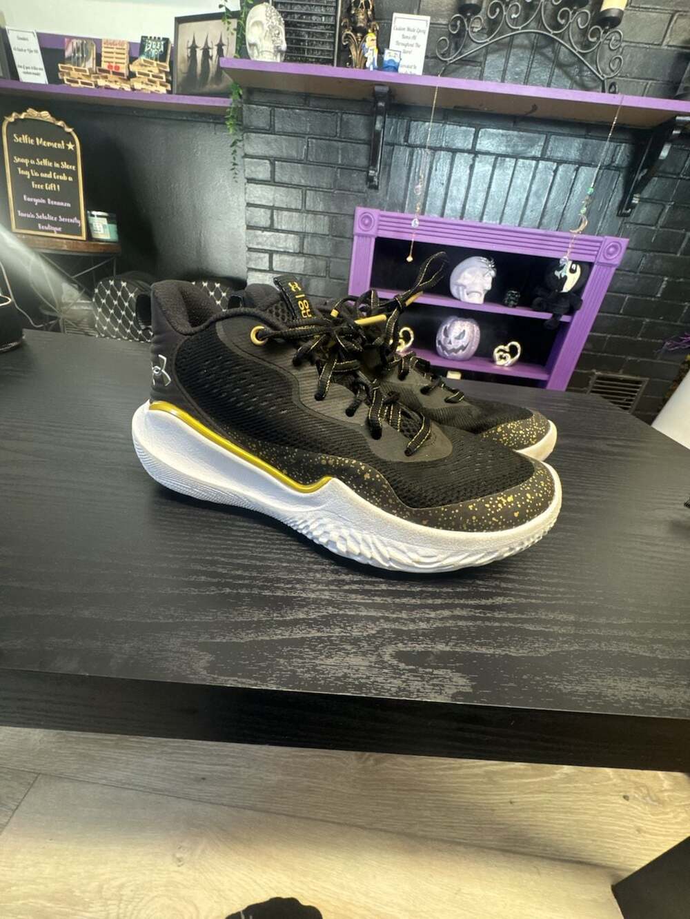 Under Armour Flow Breakthru 2 Black Gold Basketball Shoes